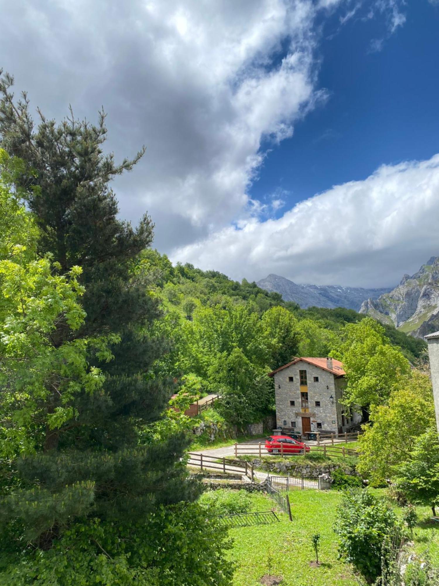 Albergue Pena Castil Sotres Exteriér fotografie