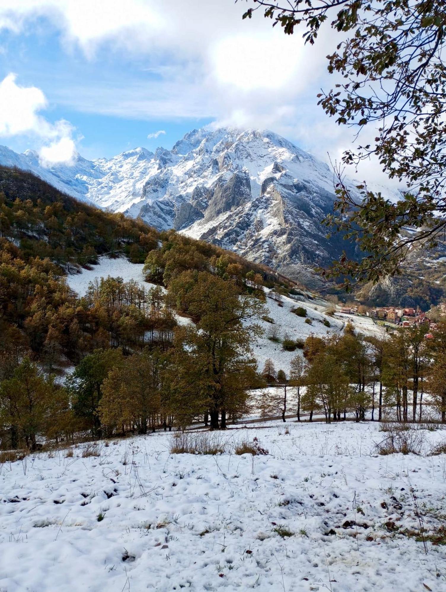 Albergue Pena Castil Sotres Exteriér fotografie